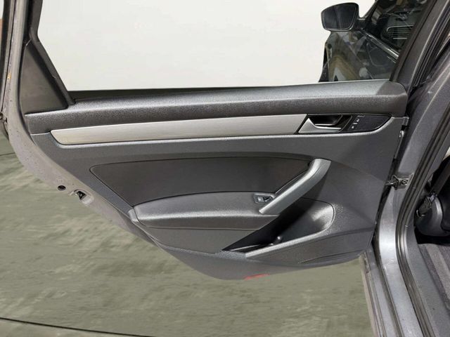 2015 Volkswagen Passat 4dr Sedan 1.8T Automatic SE PZEV - 22955574 - 15