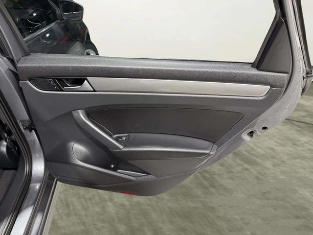 2015 Volkswagen Passat 4dr Sedan 1.8T Automatic SE PZEV - 22955574 - 19