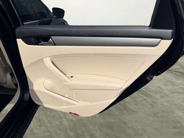 2015 Volkswagen Passat 4dr Sedan 1.8T Automatic SE PZEV - 23019056 - 24