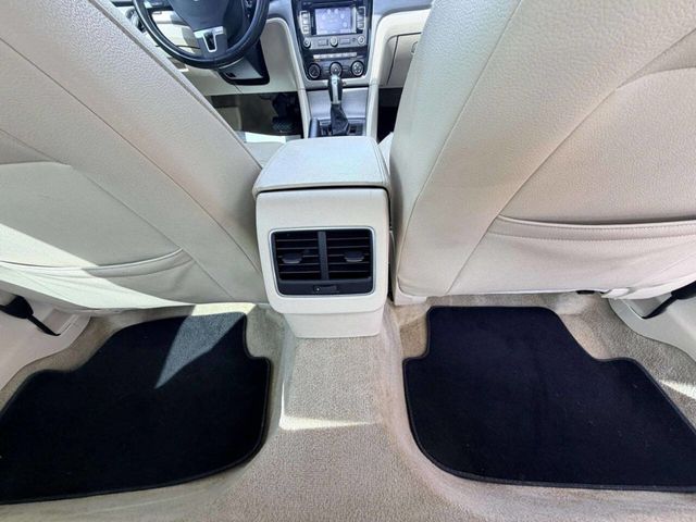 2015 Volkswagen Passat 4dr Sedan 1.8T Automatic SE PZEV - 23019056 - 26