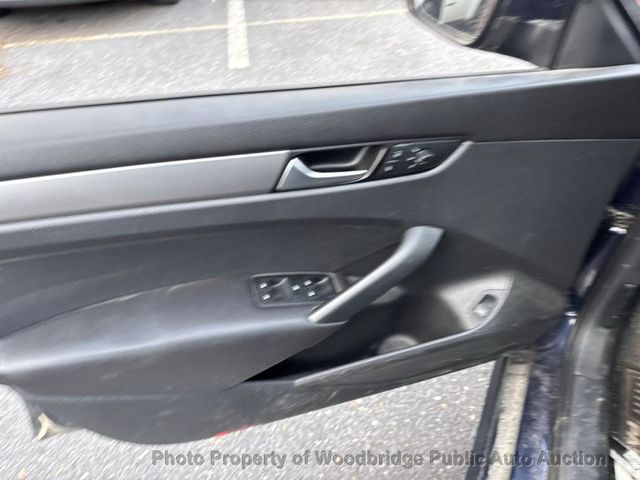 2015 Volkswagen Passat 4dr Sedan 1.8T Automatic S PZEV - 22973523 - 10