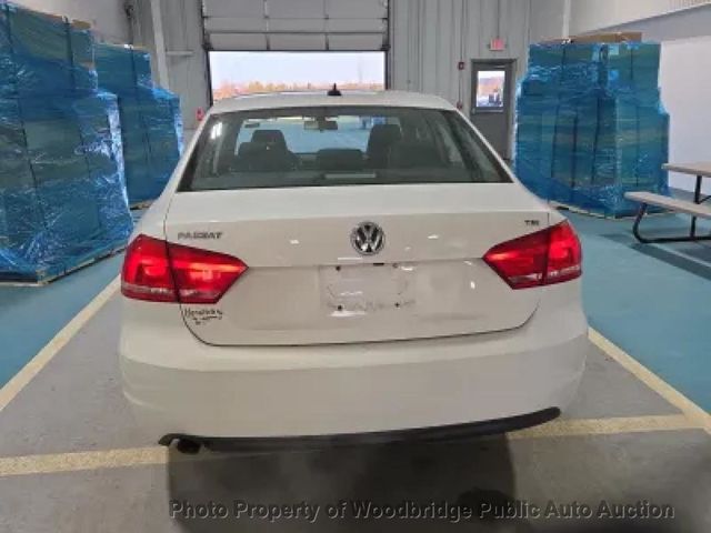2015 Volkswagen Passat 4dr Sedan 1.8T Automatic S PZEV - 22994664 - 4