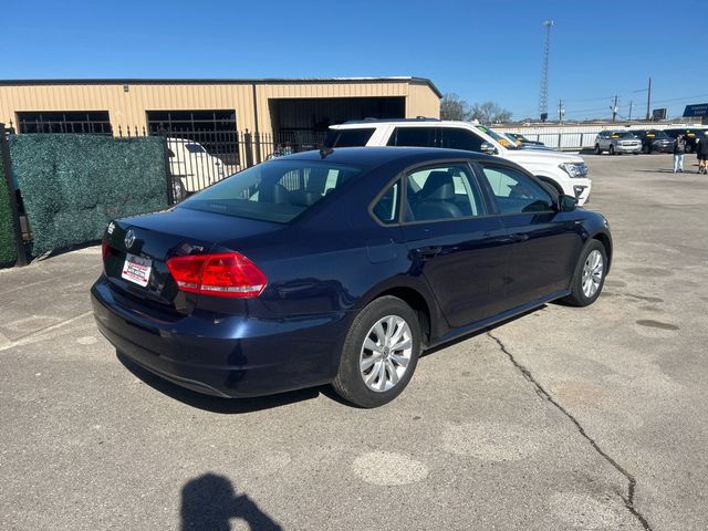 2015 Volkswagen Passat 4dr Sedan 1.8T Automatic S PZEV - 22974160 - 3