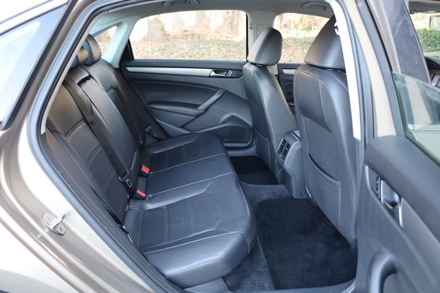 2015 Volkswagen Passat 4dr Sedan 2.0L DSG TDI SE w/Sunroof & Nav - 22978825 - 20