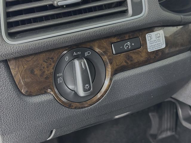 2015 Volkswagen Passat 4dr Sedan 2.0L TDI DSG SEL Premium - 22997420 - 9