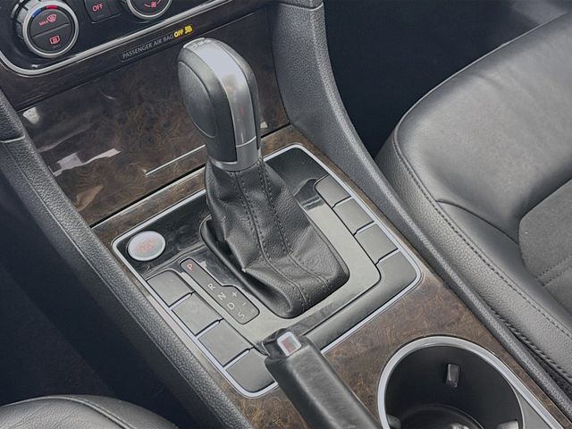 2015 Volkswagen Passat 4dr Sedan 2.0L TDI DSG SEL Premium - 22997420 - 16