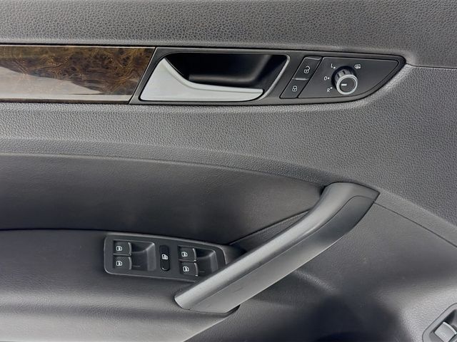 2015 Volkswagen Passat 4dr Sedan 2.0L TDI DSG SEL Premium - 22997420 - 17