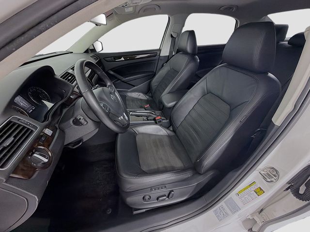 2015 Volkswagen Passat 4dr Sedan 2.0L TDI DSG SEL Premium - 22997420 - 21