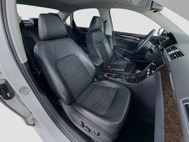 2015 Volkswagen Passat 4dr Sedan 2.0L TDI DSG SEL Premium - 22997420 - 29