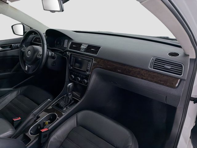 2015 Volkswagen Passat 4dr Sedan 2.0L TDI DSG SEL Premium - 22997420 - 30