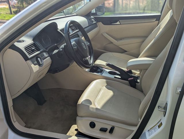 2015 Volkswagen Passat 4dr Sedan 2.0L TDI DSG SE w/Sunroof - 22990159 - 12