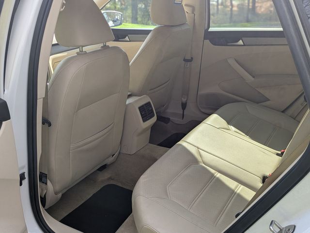 2015 Volkswagen Passat 4dr Sedan 2.0L TDI DSG SE w/Sunroof - 22990159 - 13