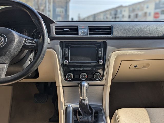 2015 Volkswagen Passat 4dr Sedan 2.0L TDI DSG SE w/Sunroof - 22990159 - 14