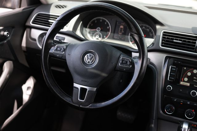 2015 Volkswagen Passat SE - 23013217 - 30