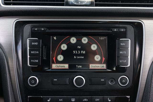 2015 Volkswagen Passat SE - 23013217 - 37