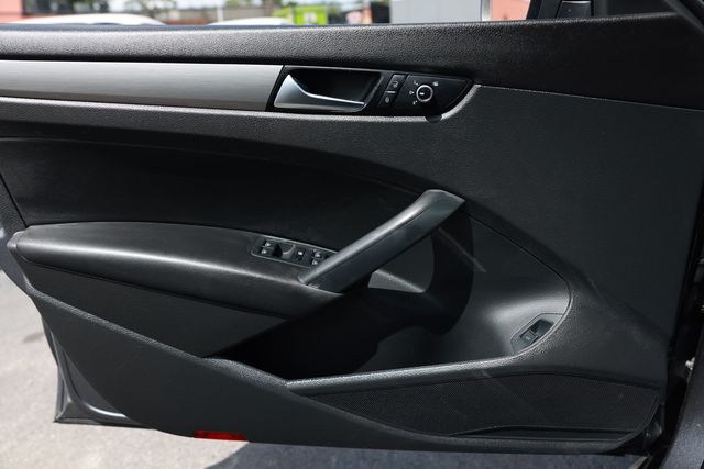 2015 Volkswagen Passat SE - 23013217 - 46