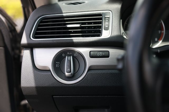 2015 Volkswagen Passat SE - 23013217 - 49