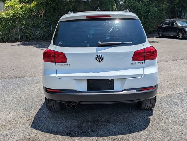 2015 Volkswagen Tiguan 2.0T SE's photo