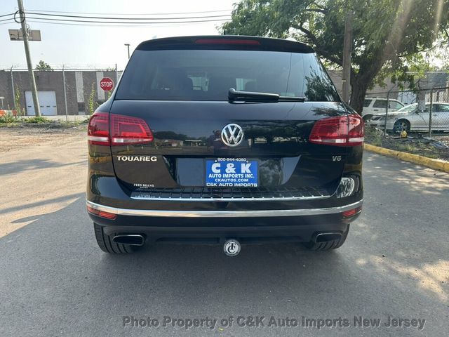 2015 Volkswagen Touareg 4dr V6 Lux - 23064884 - 11