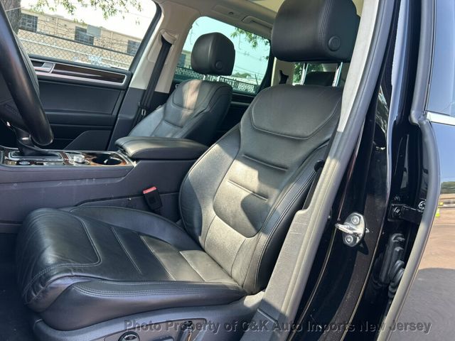 2015 Volkswagen Touareg 4dr V6 Lux - 23064884 - 17