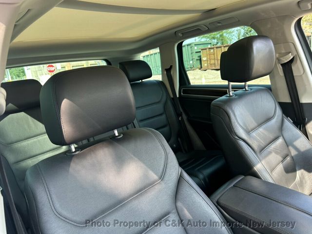 2015 Volkswagen Touareg 4dr V6 Lux - 23064884 - 23