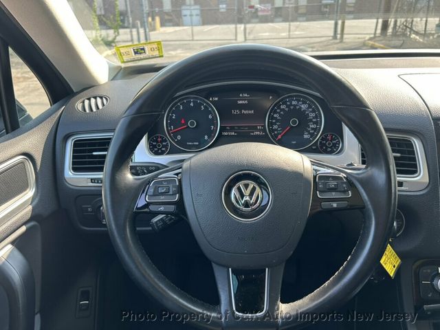 2015 Volkswagen Touareg 4dr V6 Lux - 23064884 - 32