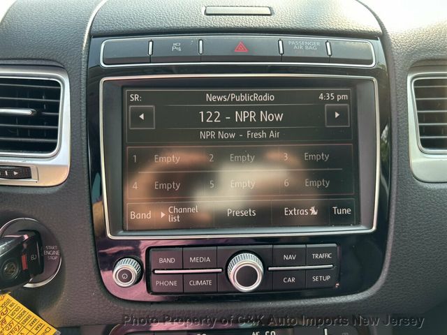 2015 Volkswagen Touareg 4dr V6 Lux - 23064884 - 40