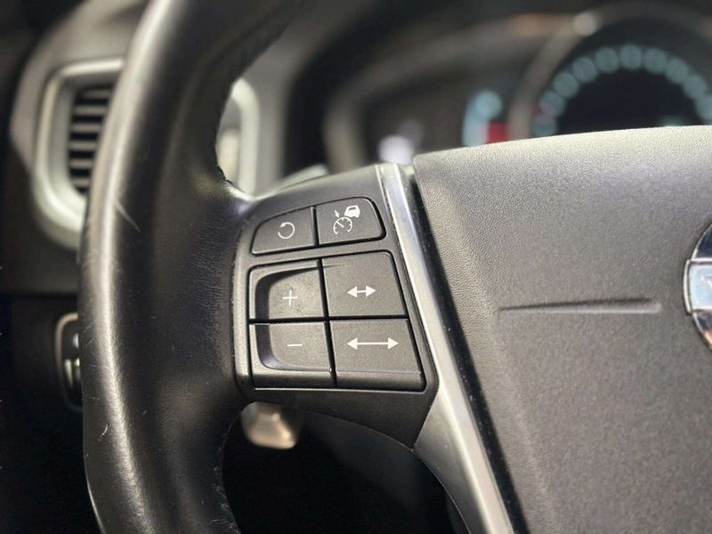 2015 Volvo S60 4dr Sedan T5 Drive-E Premier Plus FWD - 22969615 - 32