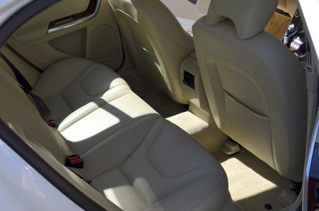 2015 Volvo S60 Dealer Serviced - Low Low Miles - 23090443 - 9