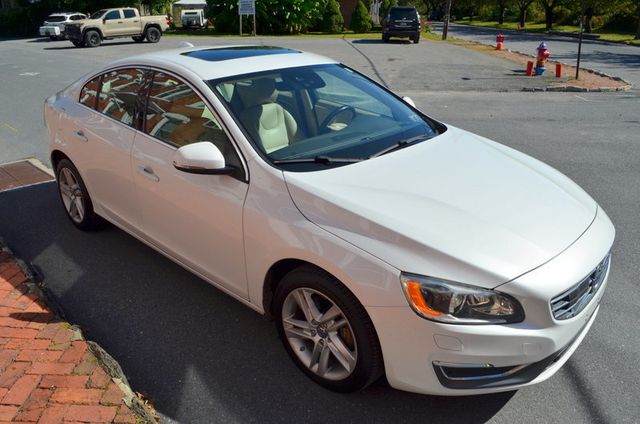2015 Volvo S60 Dealer Serviced - Low Low Miles - 23090443 - 3
