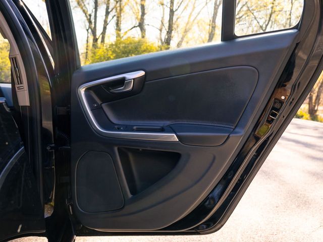 2015 Volvo S60 ONE OWNER DEALER SERVICED - 23009159 - 40