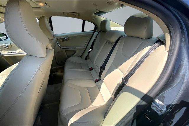 2015 Volvo S60 T5 Premier - 23050711 - 16