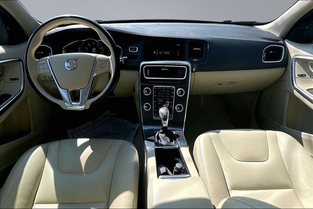 2015 Volvo S60 T5 Premier - 23050711 - 18
