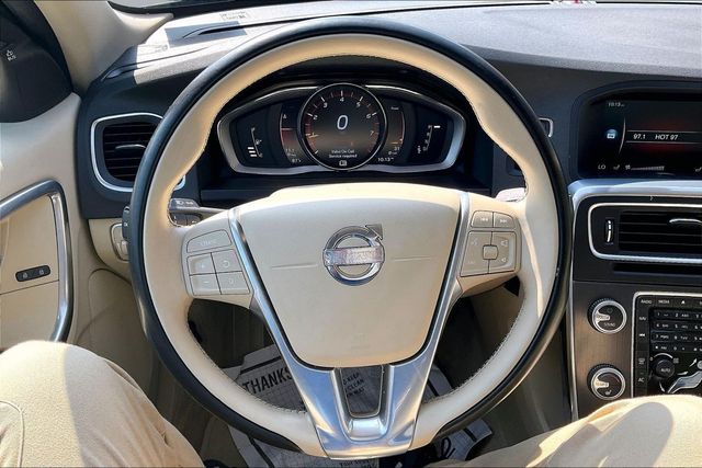 2015 Volvo S60 T5 Premier - 23050711 - 19