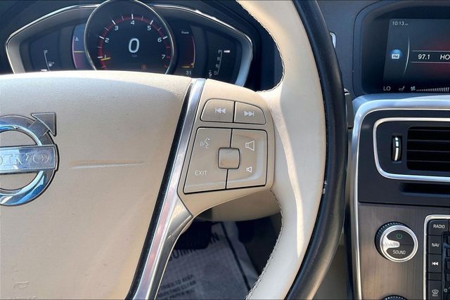 2015 Volvo S60 T5 Premier - 23050711 - 21