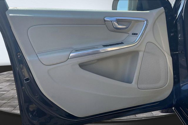 2015 Volvo S60 T5 Premier - 23050711 - 8