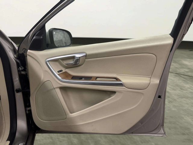 2015 Volvo S60 T5 Premier AWD 4dr Sedan (midyear release) - 22989119 - 17