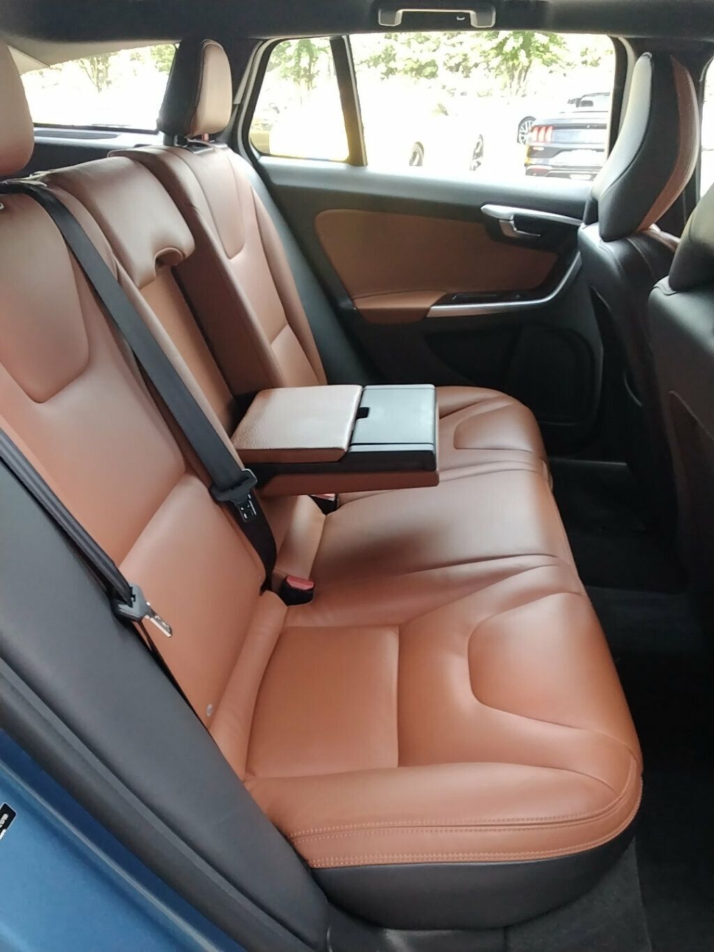 2015 Volvo V60 T5 Drive-E Platinum photo 10