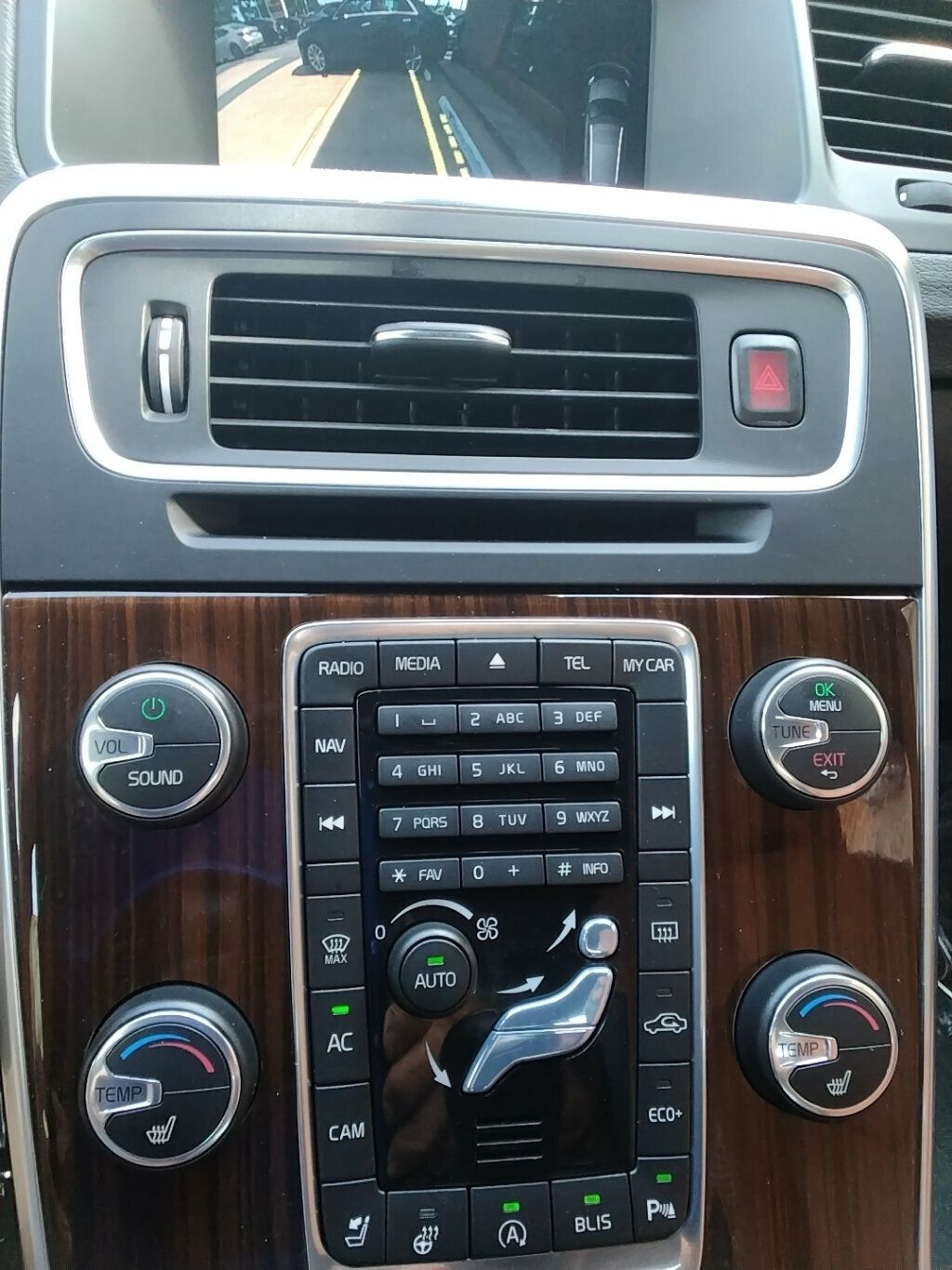 2015 Volvo V60 T5 Drive-E Platinum photo 19