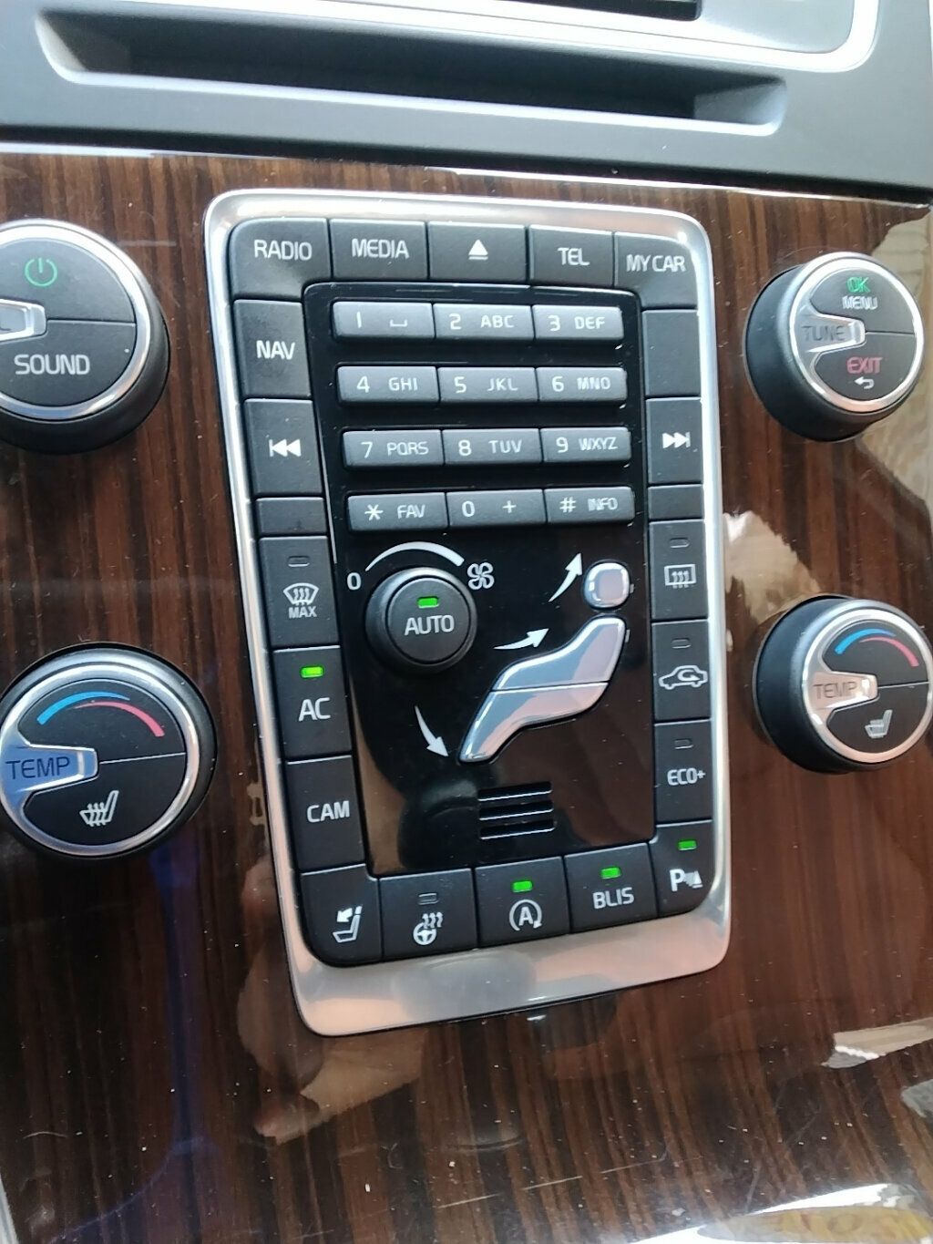 2015 Volvo V60 T5 Drive-E Platinum photo 20