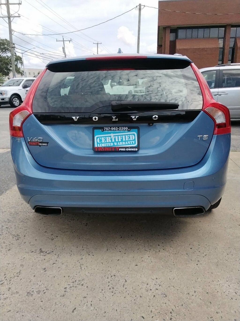 2015 Volvo V60 T5 Drive-E Platinum photo 3