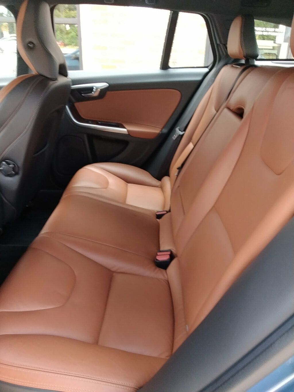 2015 Volvo V60 T5 Drive-E Platinum photo 9