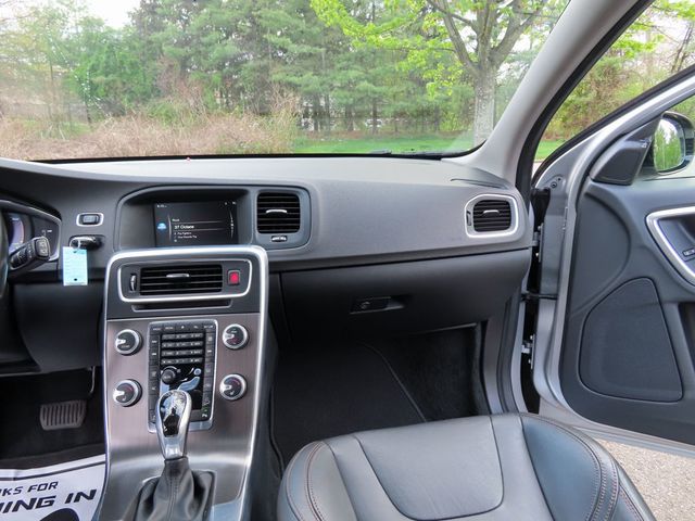 2015 Volvo V60 Cross Country 2015.5 4dr Wagon T5 AWD - 23017644 - 30