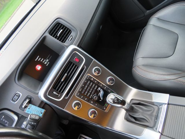 2015 Volvo V60 Cross Country 2015.5 4dr Wagon T5 AWD - 23017644 - 37