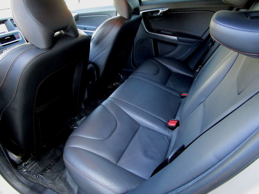 2015 Volvo V60 Cross Country 2015.5 4dr Wagon T5 AWD - 22991263 - 16