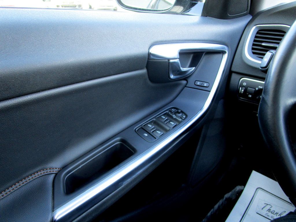 2015 Volvo V60 Cross Country 2015.5 4dr Wagon T5 AWD - 22991263 - 30