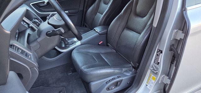 2015 Volvo XC60 1 Owner VERY LOW MILES 2 Keys LOADED Rare 615-300-6004 - 22991523 - 11