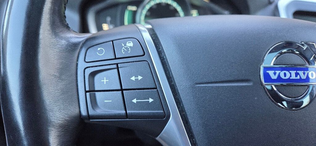 2015 Volvo XC60 1 Owner VERY LOW MILES 2 Keys LOADED Rare 615-300-6004 - 22991523 - 32