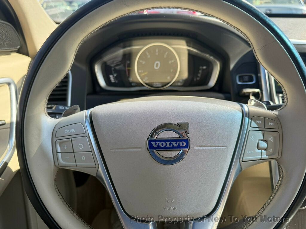 2015 Volvo XC60 Premier R-Design photo 3