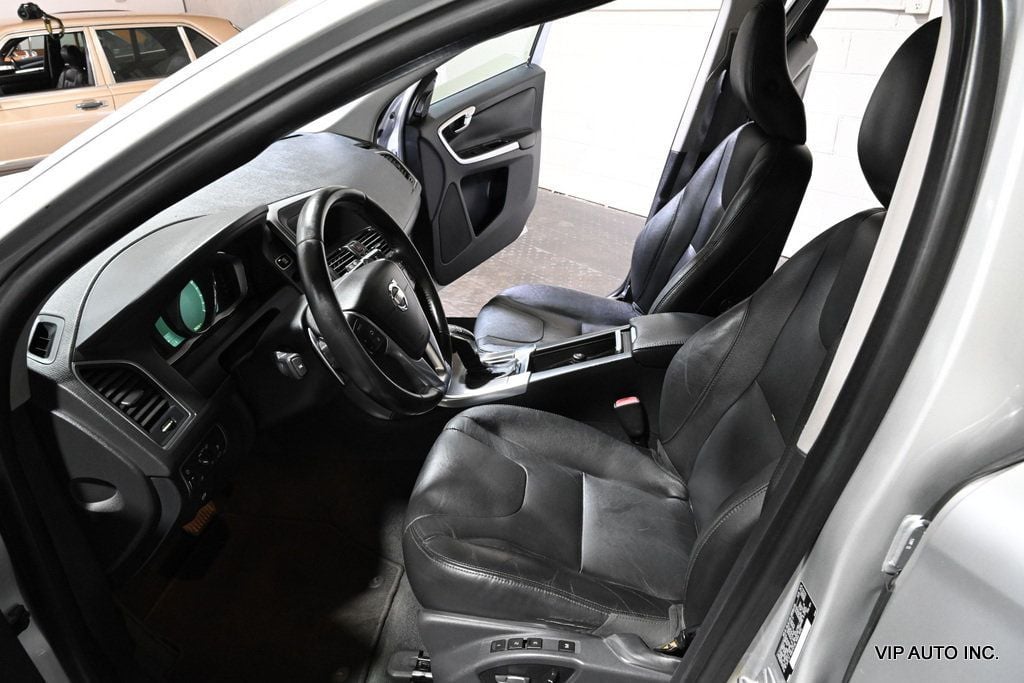2015 Volvo XC60 FWD 4dr T6 Drive-E Premier Plus - 22817083 - 16
